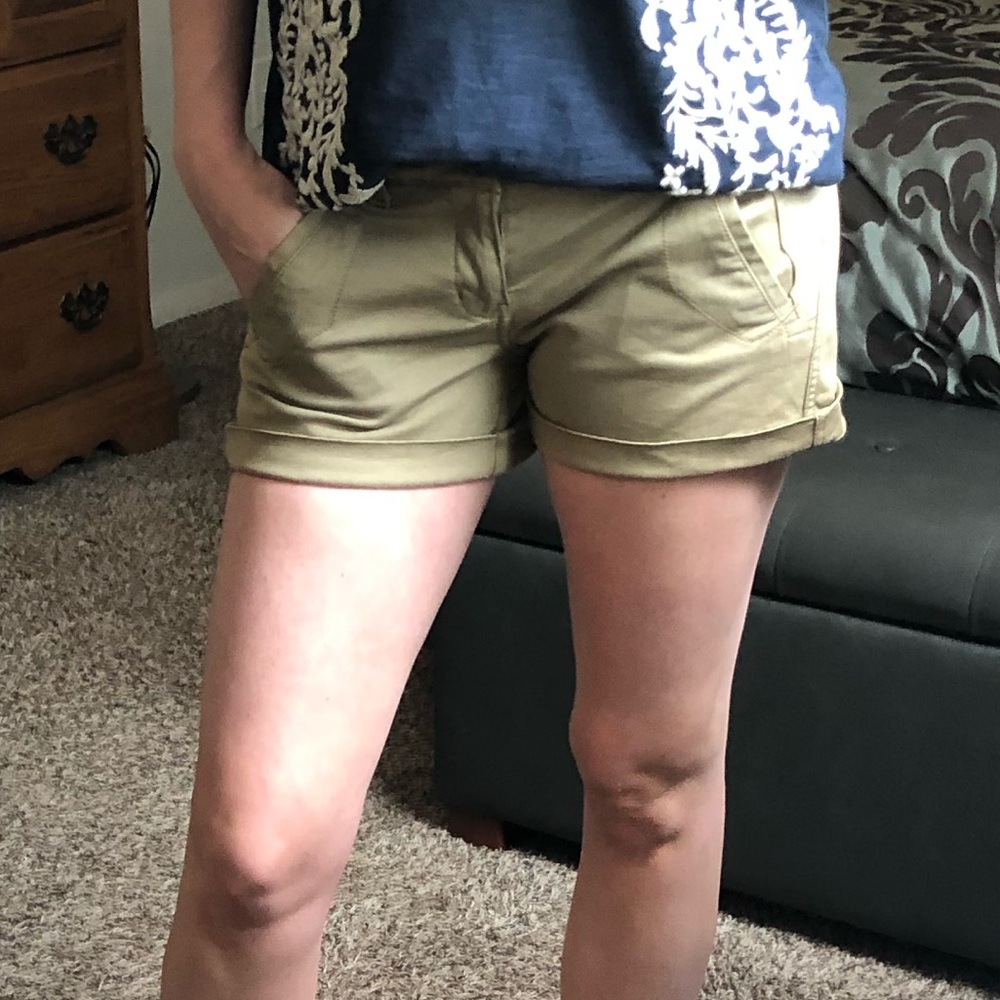 American Eagle Khaki Short